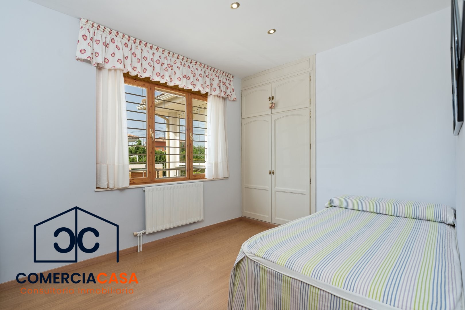 Chalet Individual en Villa de Otura Urbanizacion Nueva Otura