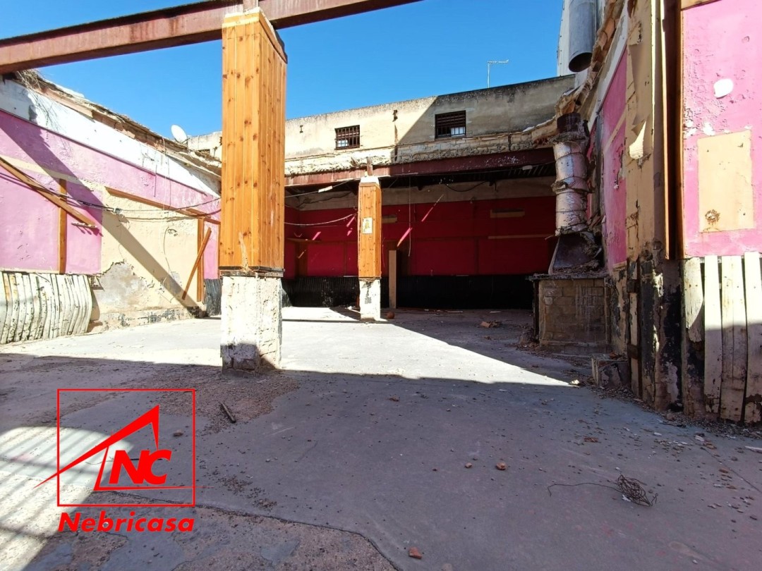 Nave en Lebrija