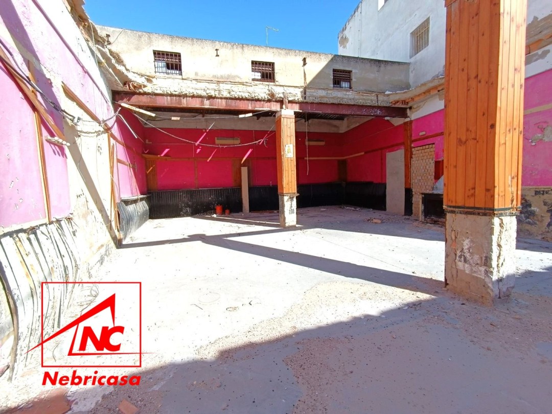 Nave en Lebrija