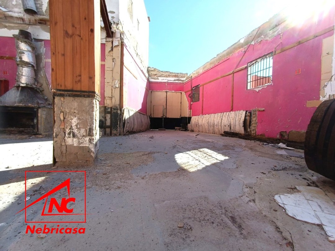 Nave en Lebrija