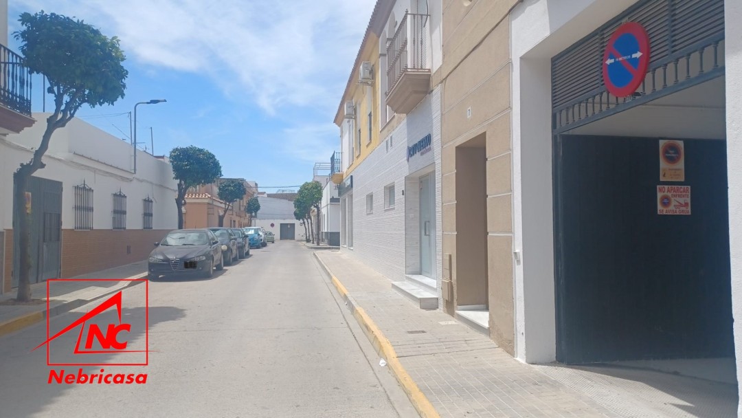 Plaza De Garaje en El Cuervo de Sevilla Barriada Los Pajaritos