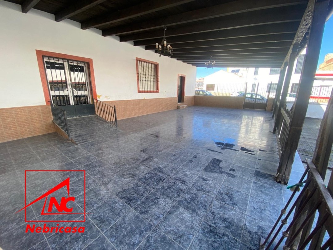 Nave en Las Cabezas de San Juan