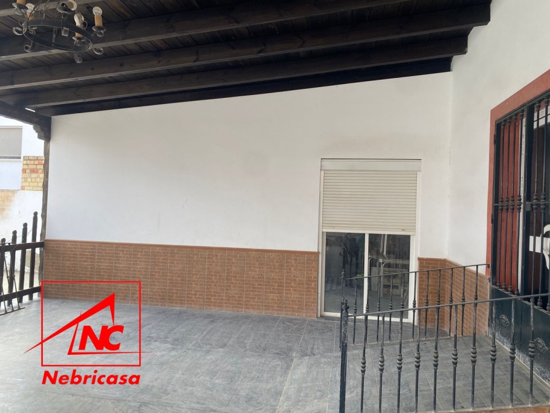 Nave en Las Cabezas de San Juan