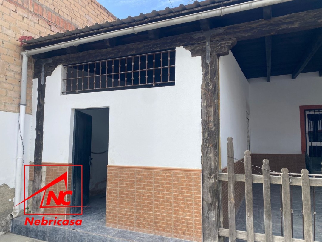 Nave en Las Cabezas de San Juan