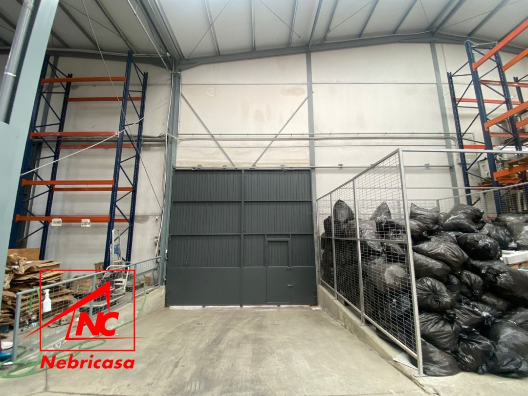 Nave Industrial en Las Cabezas de San Juan