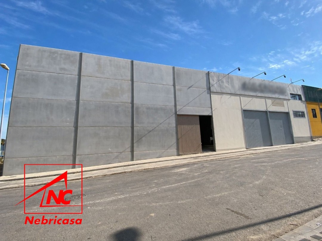 Nave Industrial en Las Cabezas de San Juan