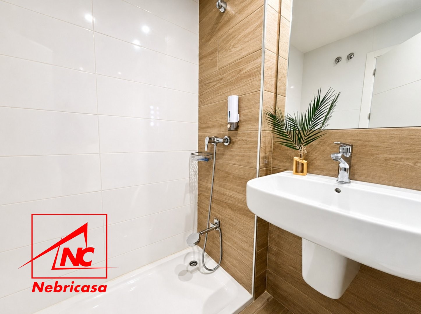 Bajo Con Jardín en Rota Costa Ballena