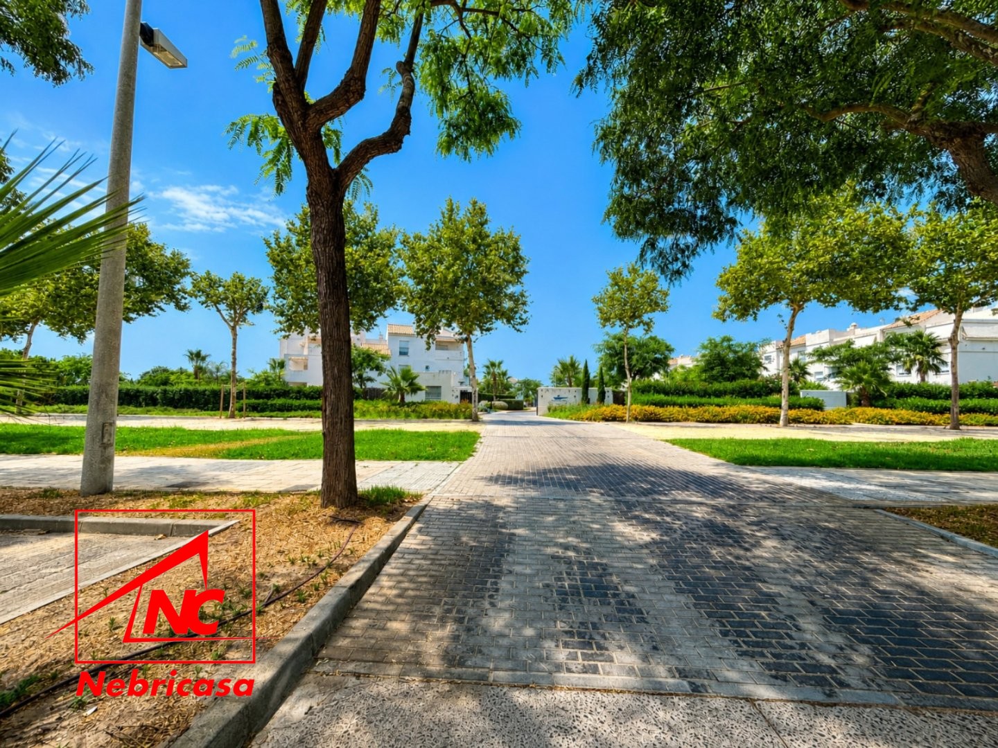 Bajo Con Jardín en Rota Costa Ballena
