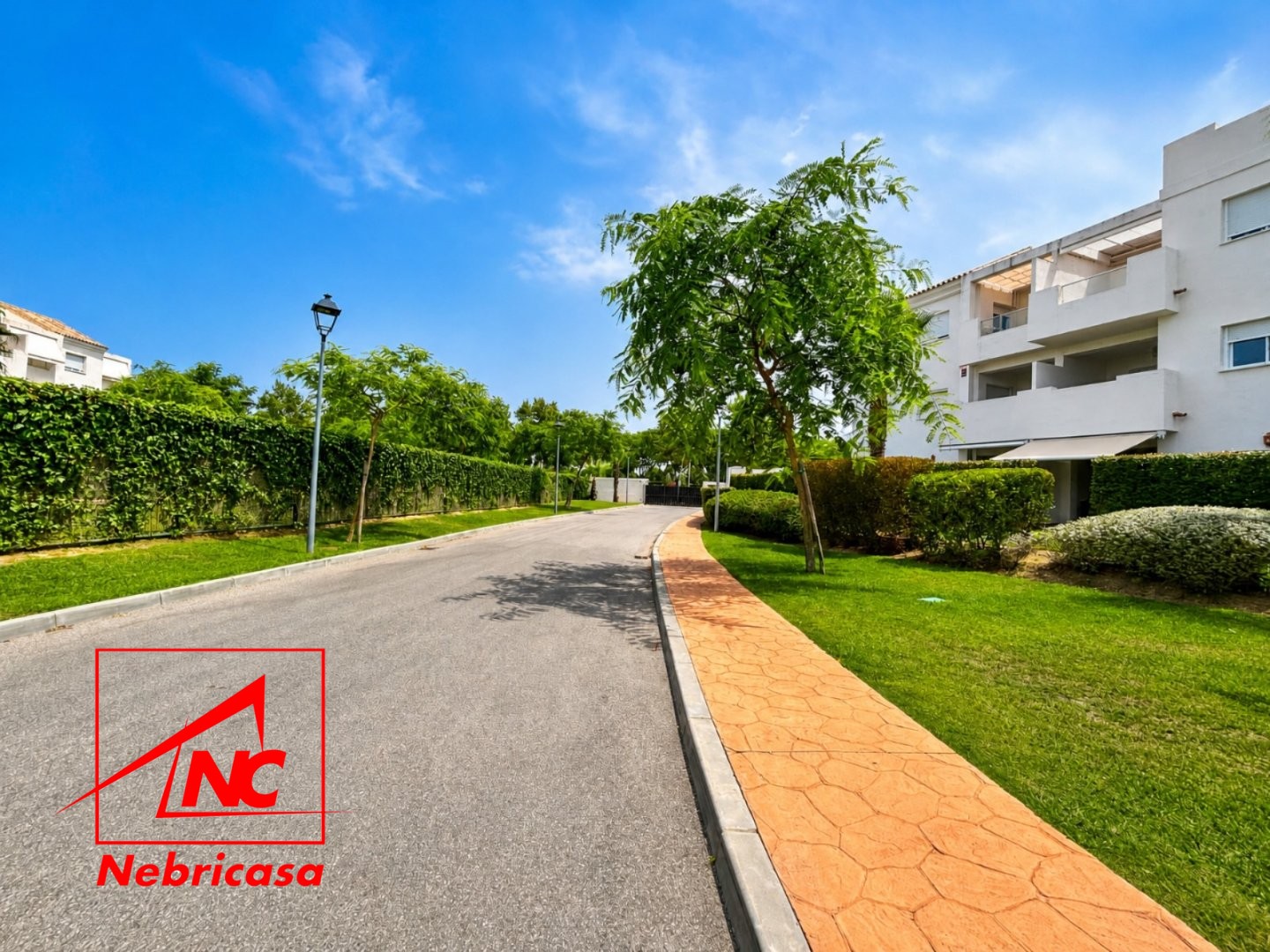 Bajo Con Jardín en Rota Costa Ballena