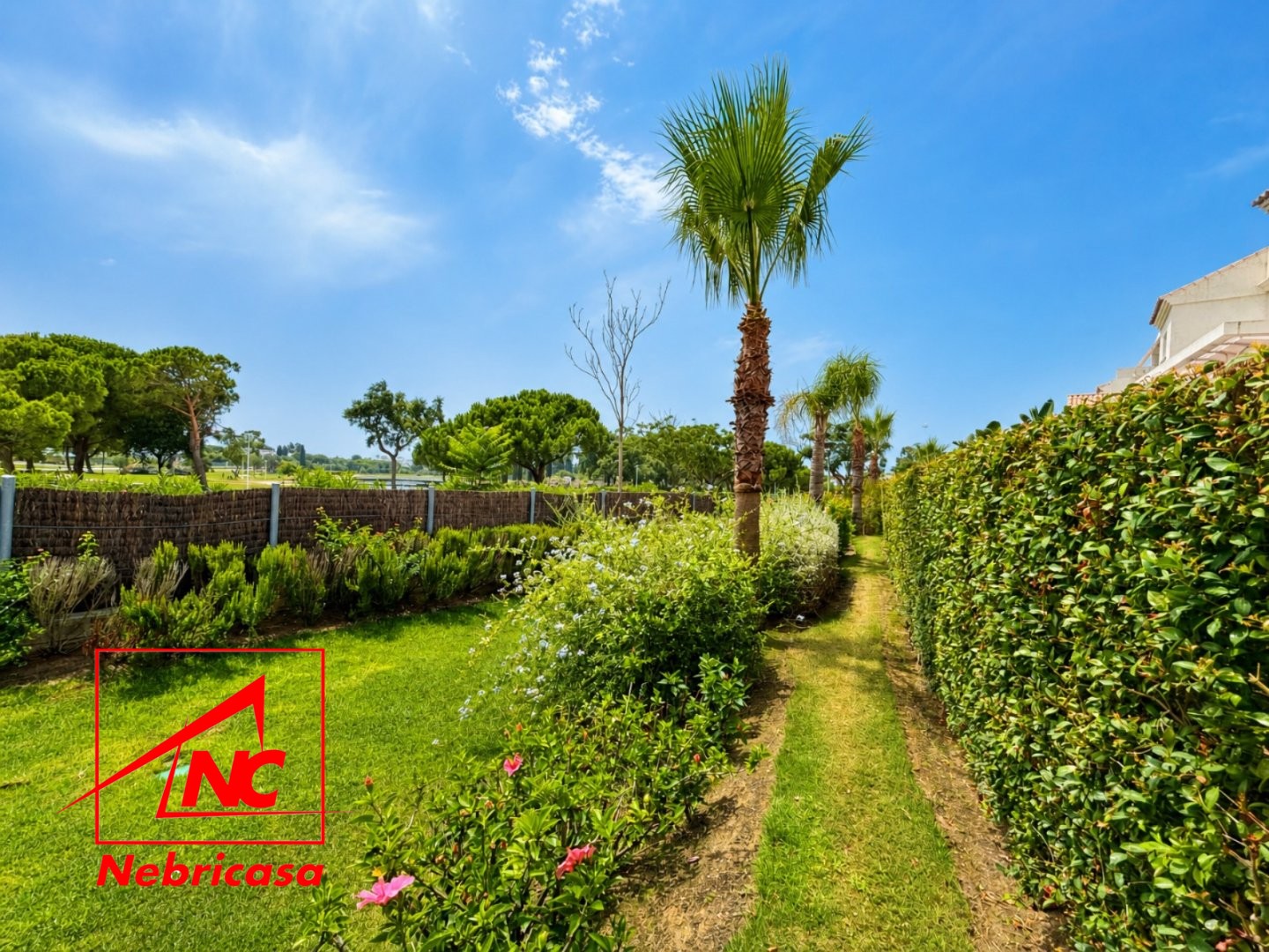 Bajo Con Jardín en Rota Costa Ballena
