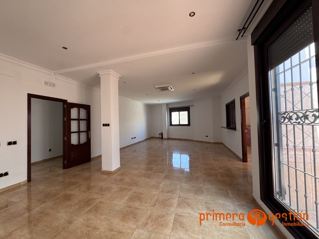Piso Independiente en Carmona Mercadona