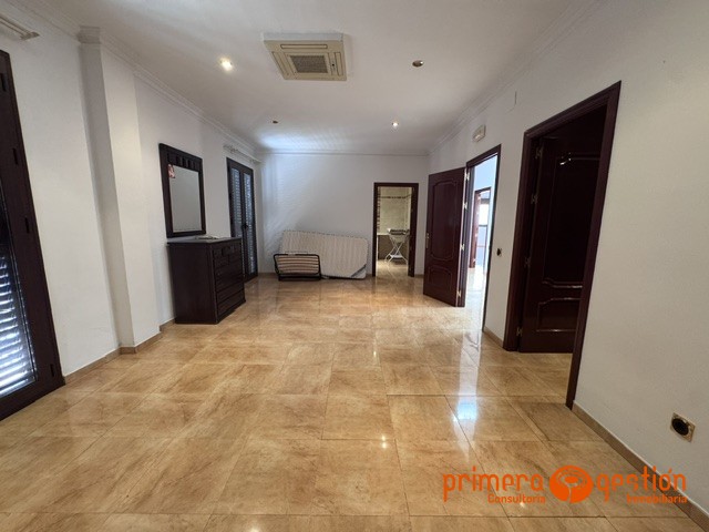 Piso Independiente en Carmona Mercadona