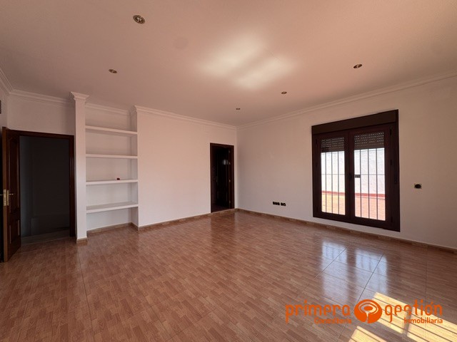 Piso Independiente en Carmona Mercadona
