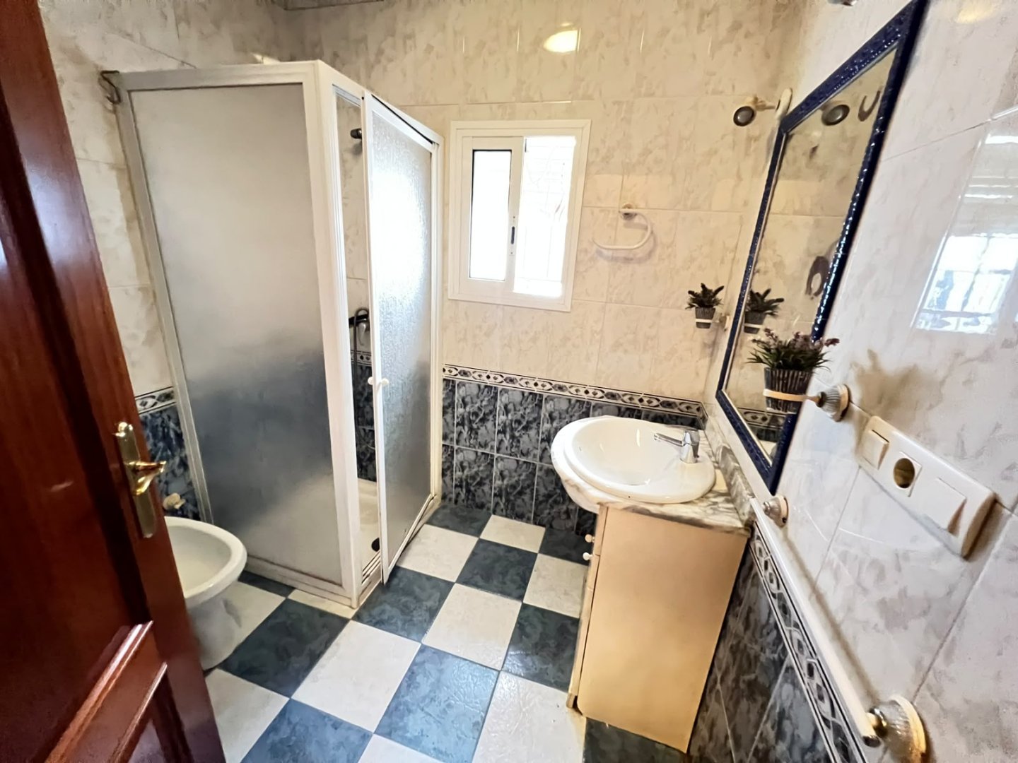 Casa Con Terreno en Aznalcázar