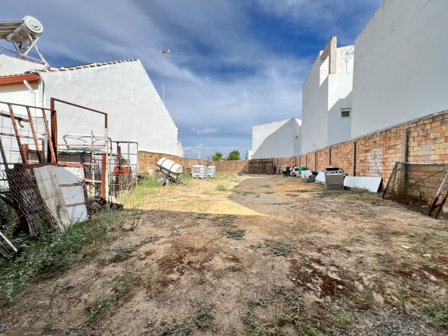 Casa Con Terreno en Aznalcázar