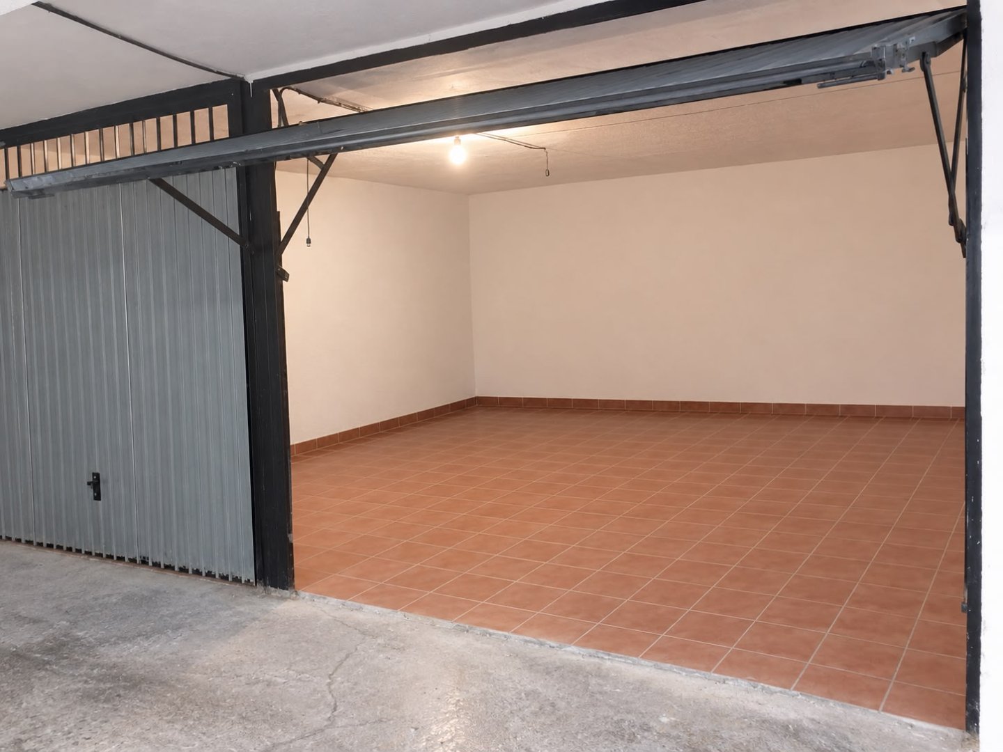 Plaza De Garaje en Salobreña