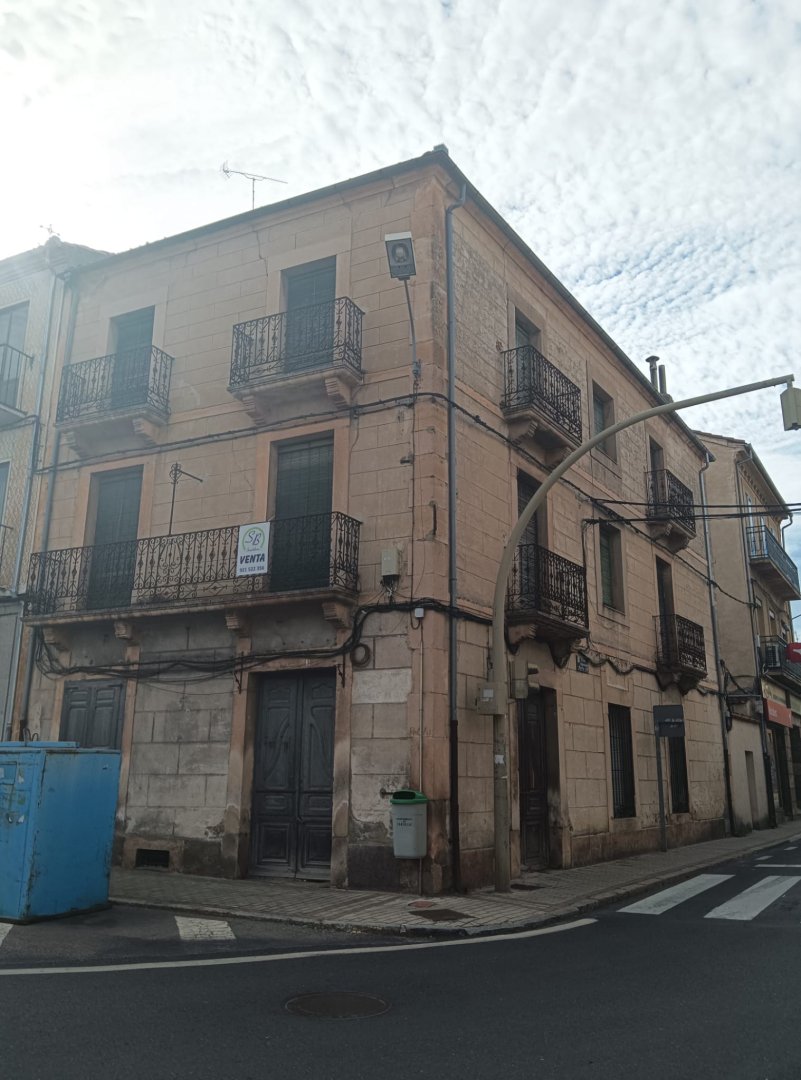 Edificio en Cantalejo