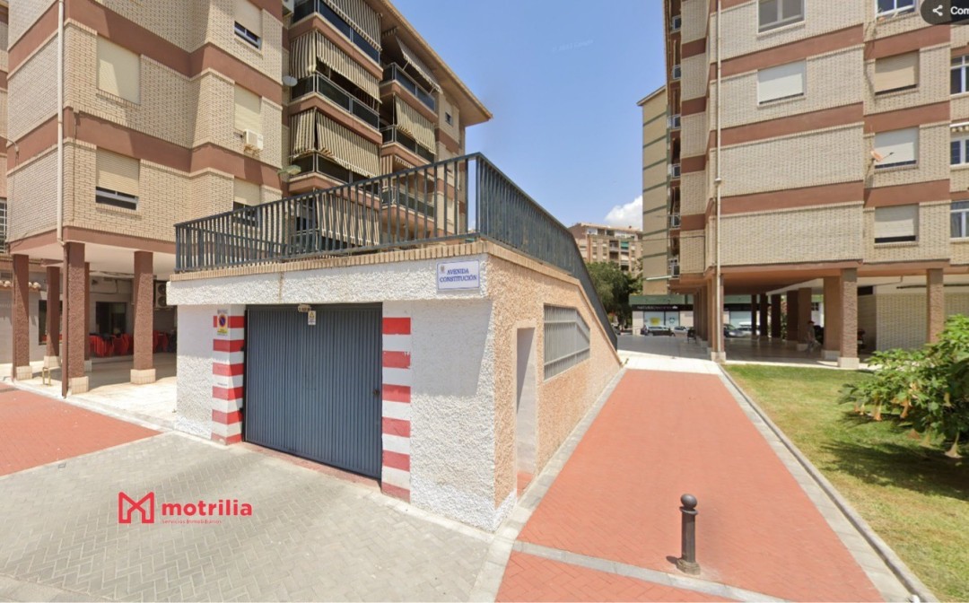 Pz. En Superf. Com en Motril Avenida Constitucion