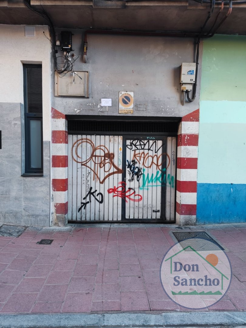 Plaza De Garaje Con Trastero en Valladolid San Juan